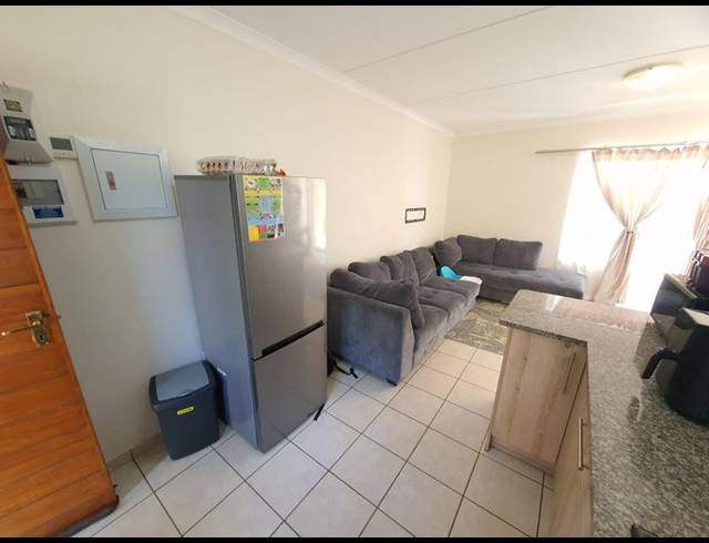 2 BEDROOM TOWNHOUSE FOR SALE IN MONTANA